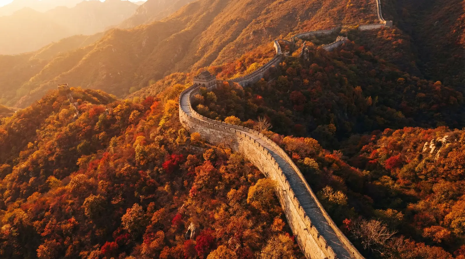 网上聊天软件 秋日长城航拍全景